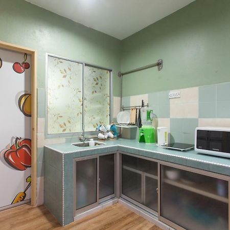 Gunung View Homestay 10 To 12 Pax Near Sunway Tambun Ipoh Extérieur photo