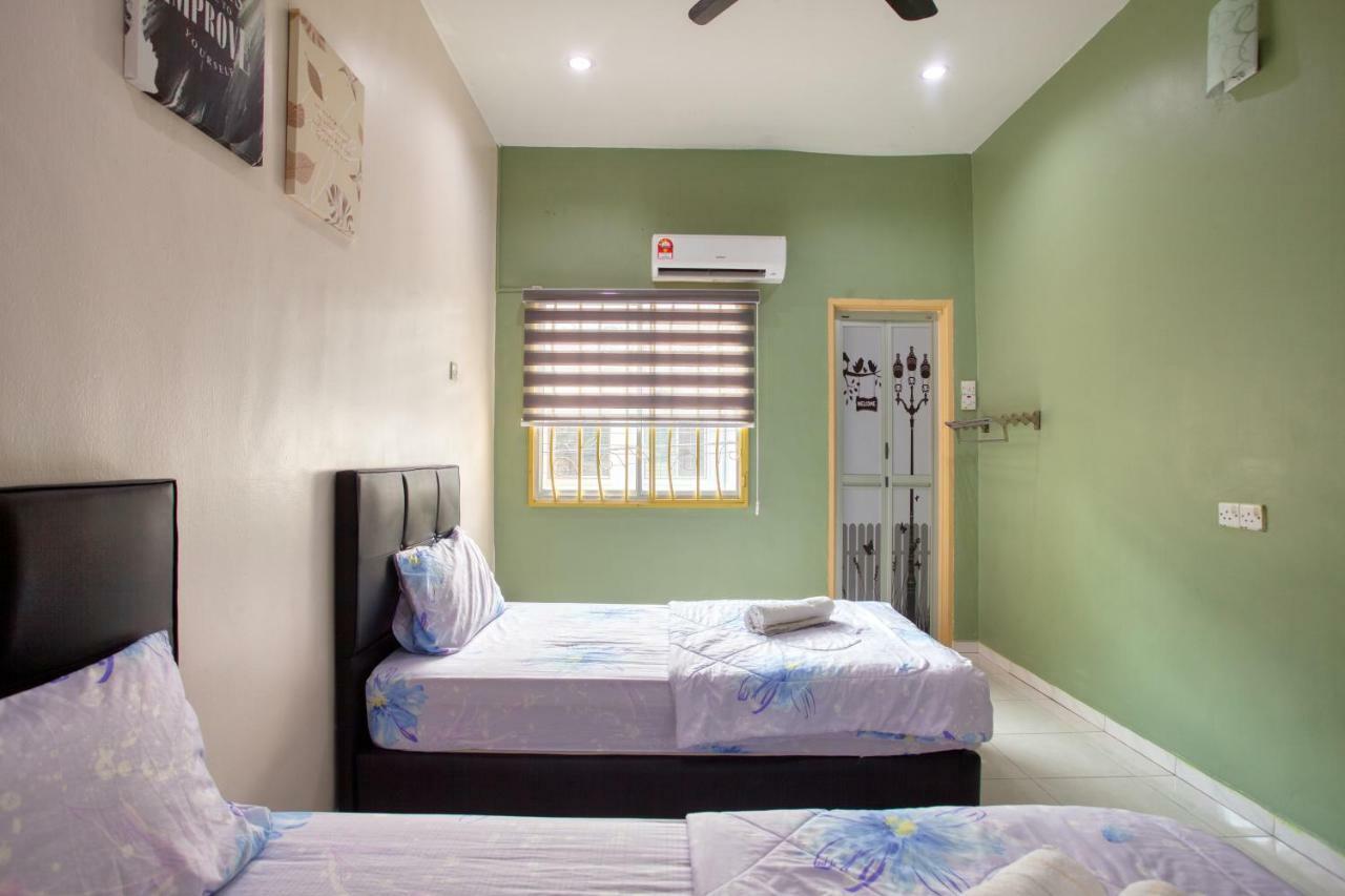Gunung View Homestay 10 To 12 Pax Near Sunway Tambun Ipoh Extérieur photo