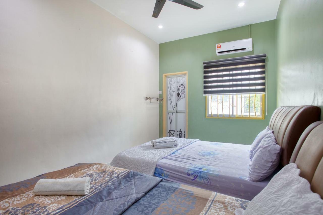 Gunung View Homestay 10 To 12 Pax Near Sunway Tambun Ipoh Extérieur photo