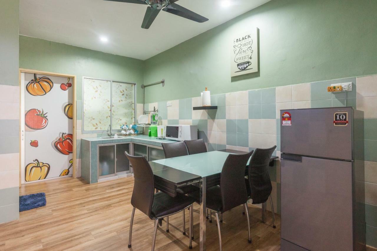Gunung View Homestay 10 To 12 Pax Near Sunway Tambun Ipoh Extérieur photo