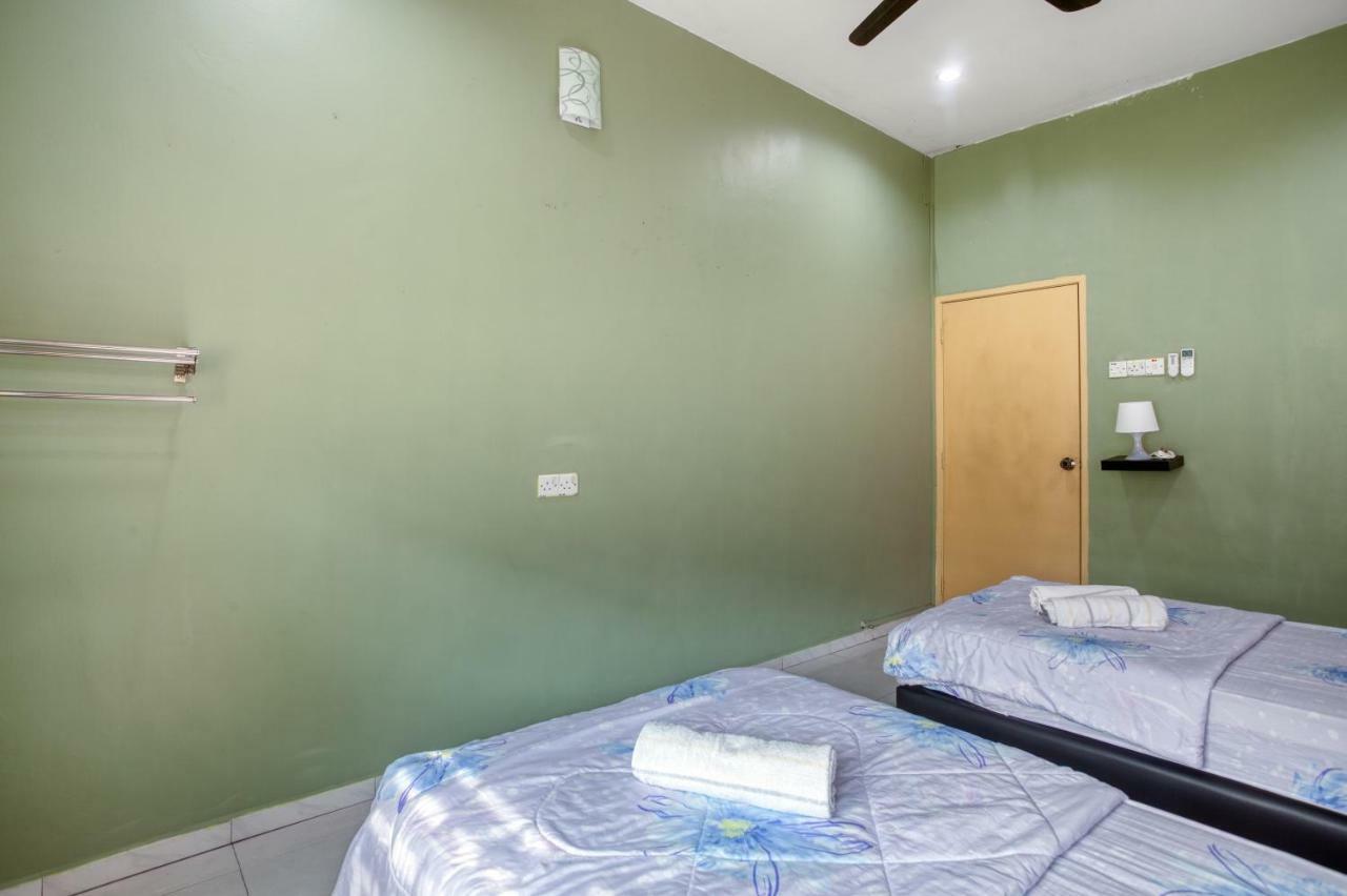 Gunung View Homestay 10 To 12 Pax Near Sunway Tambun Ipoh Extérieur photo